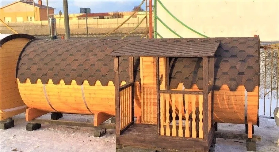 С террасой из кирпича на даче